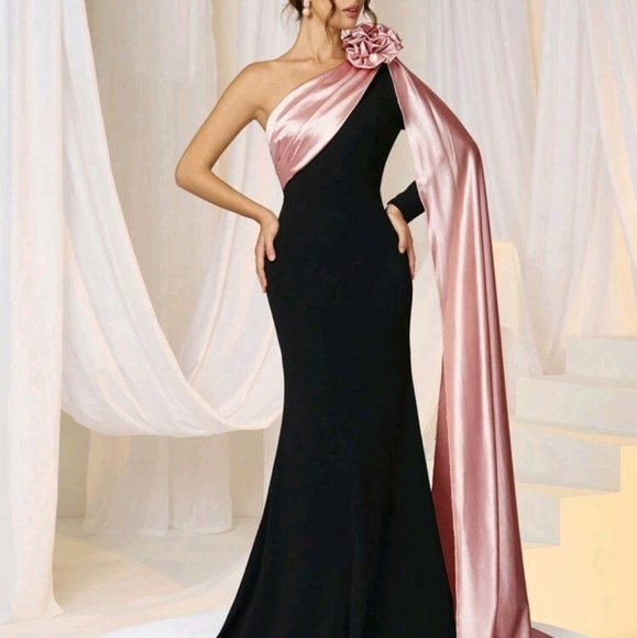 Asymmetrical Gold and Black Embellished Prom Gown - Picture 4 of 8